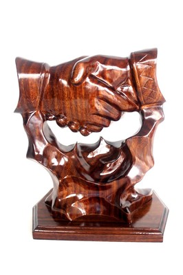 【廠家直銷批發零售木雕商務禮品 誠信擺件一件發辦公用品】價格,廠家,圖片,木質、竹質工藝品,如皋市下原鎮振新紅木工藝品廠-