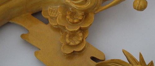 劍川木雕 椴木喜鵲登梅屏風擺件，白族技藝的璀璨明珠